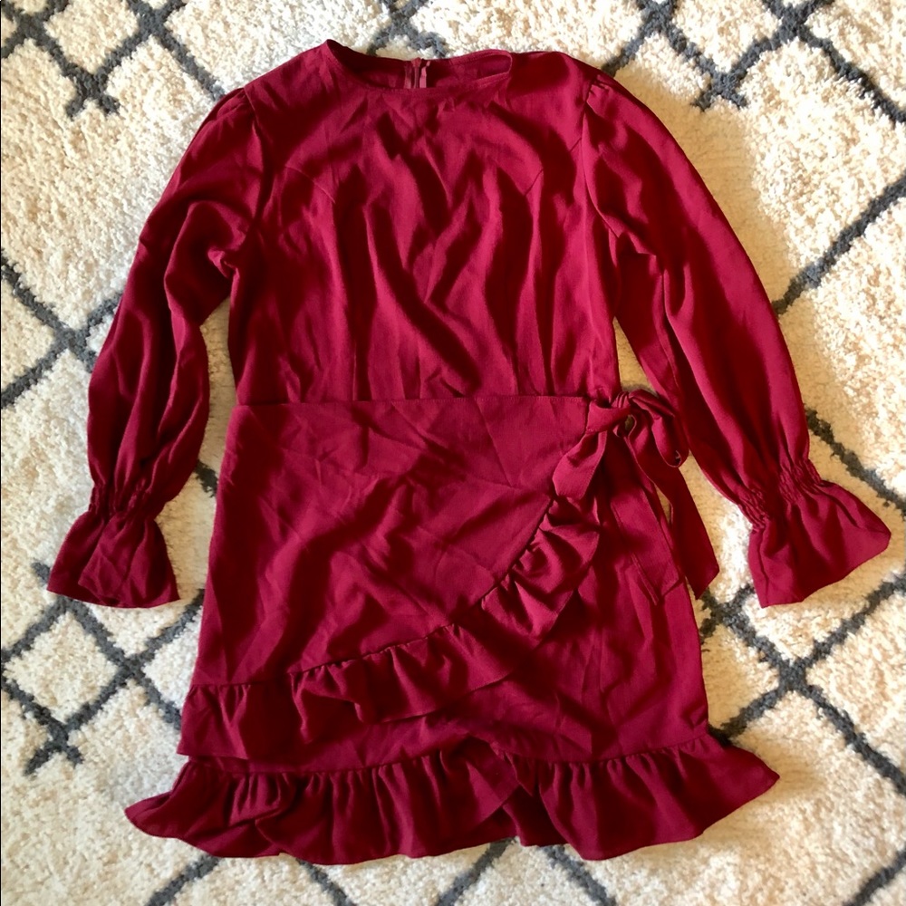 L red long sleeve tie dress.